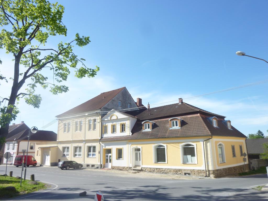 Guest House U Zlateho Jelena Zinkovy Exterior photo